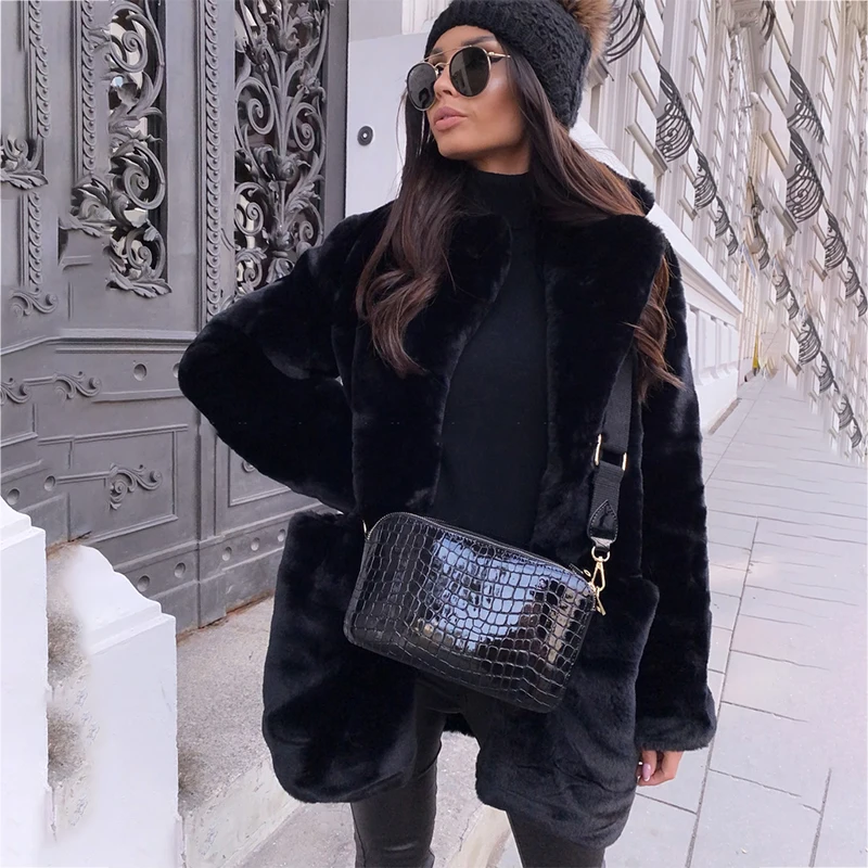 

Plus Size 2021 Winter Women High Quality Faux Fur New Fashion Coat Luxury Fur Coat Loose Lapel OverCoat Thick Warm Female Coats