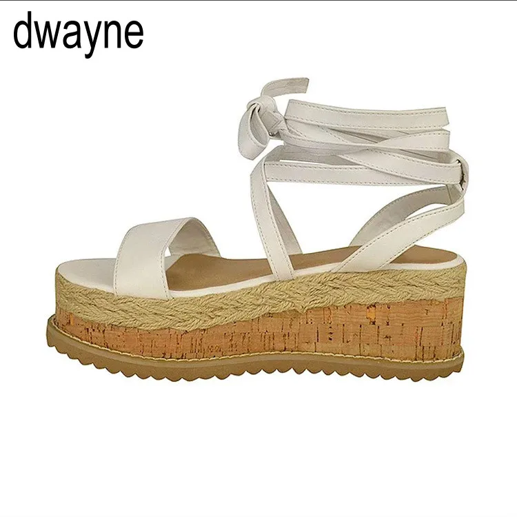 Женские босоножки на танкетке белые повседневные сандалии гладиаторы с открытым