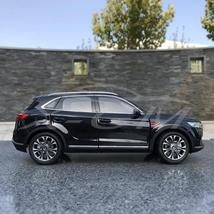 Литая под давлением модель автомобиля век Дракон Hongqi HS5 SUV 1:18(черный)+ маленький подарок