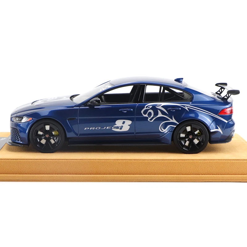 

JAGUAR 118 SCALE JAGUAR PROJECT 8 XE LIMITED EDITION 032/100 RARE COLLECTION