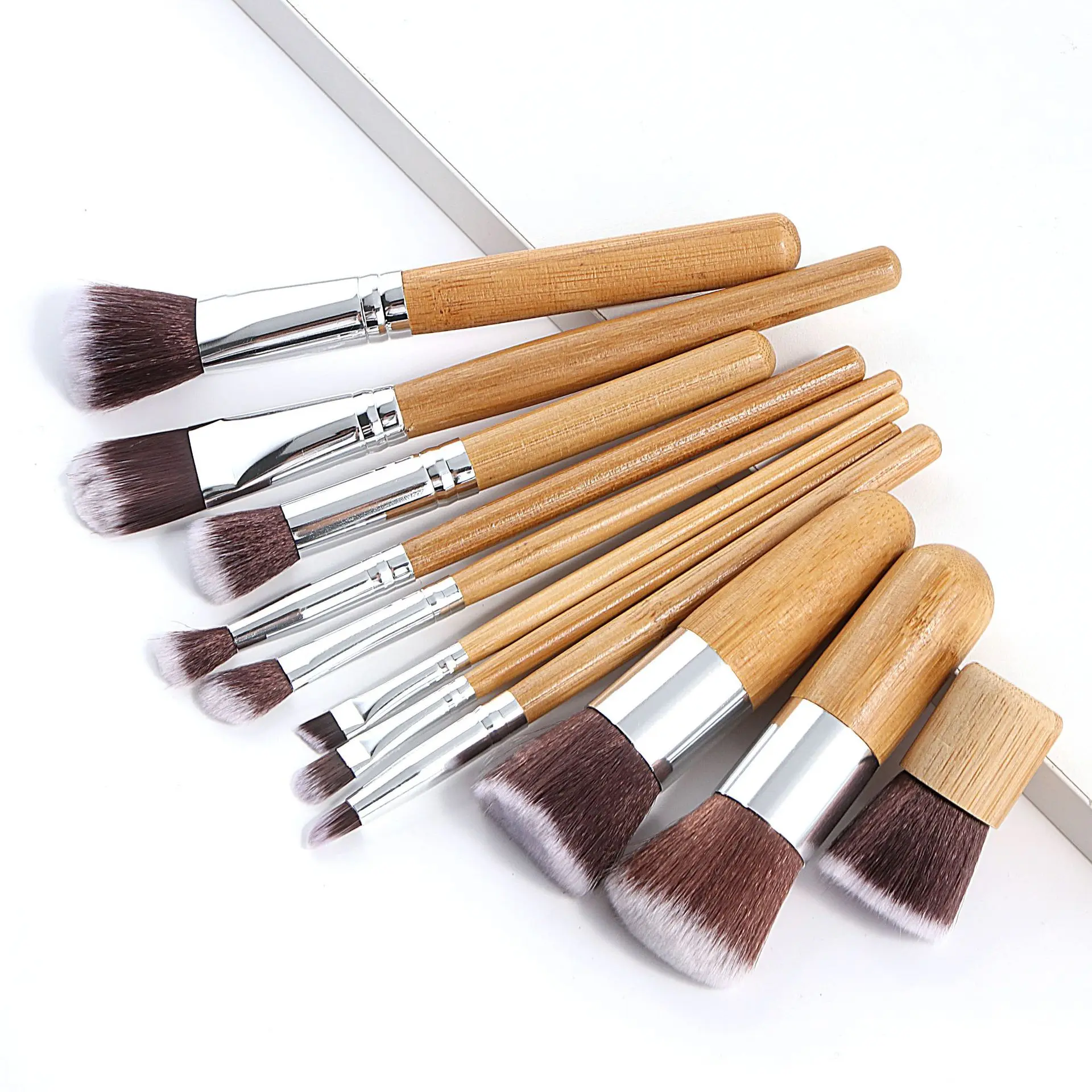 Hot 11pcs Natural Bamboo Handle Makeup Brushes Set High Quality Foundation Blending Cosmetic Make Up Tool With Cotton Bag | Красота и