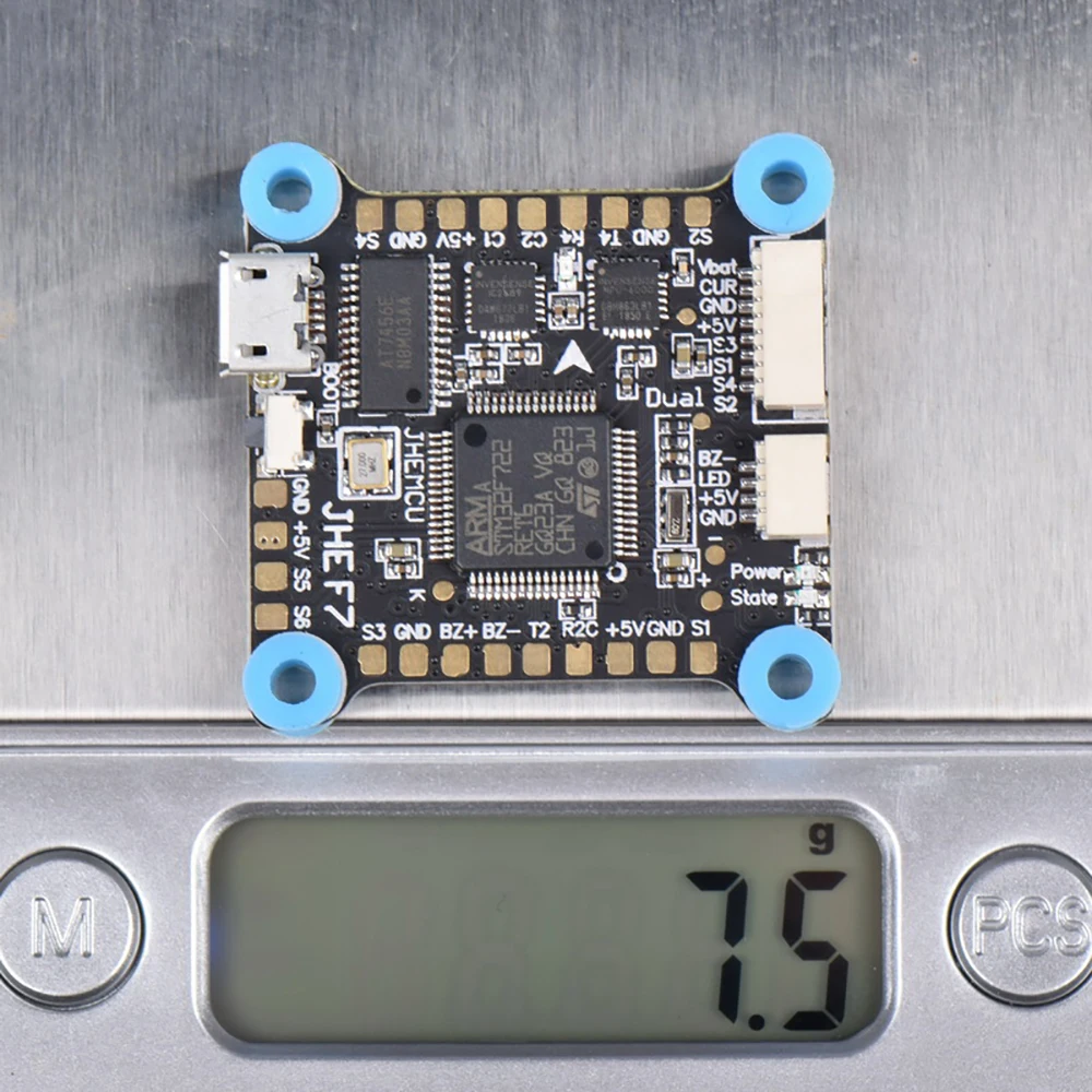 

JHEMCU 30.5x30.5mm Dual Gyro F4 F7 Flight Controller AIO OSD 5V 8V BEC & Black Box for RC Drone FPV Racing Quadcopter Accessori