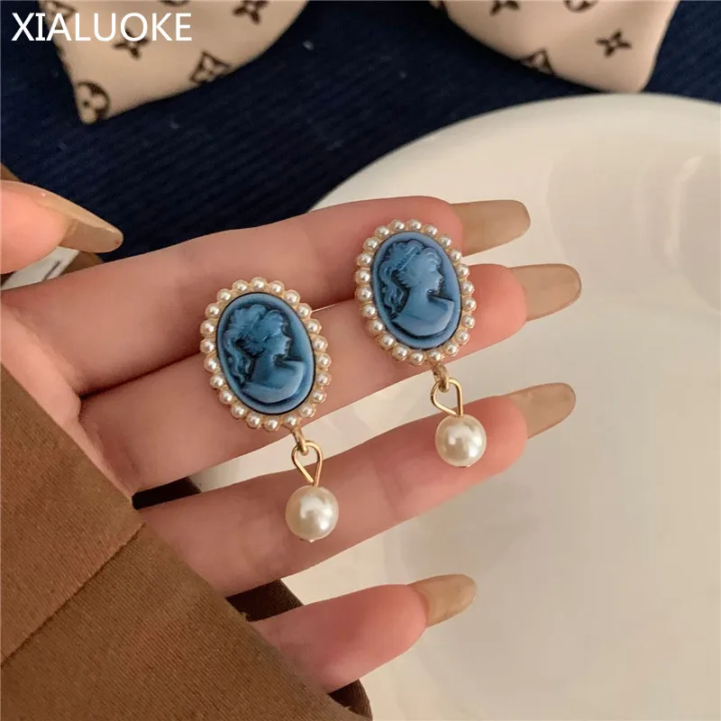 

XIALUOKE Blue Portrait Baroque Pearl Pendant Earrings For Women Luxury Retro Personality Resin Face Drop Earrings Party Jewelry