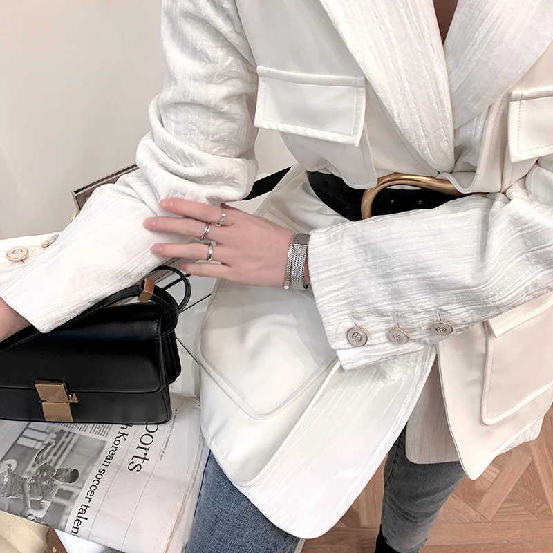 

Fit White Spliced Hit Loose Color Belt Jacket New Lapel Long Sleeve Women Coat Fashion Tide Autumn Winter 2021