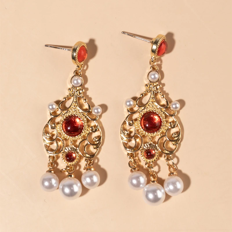 

Cat's Eye Red Zircon Retro Hanfu Cheongsam Modeling Embedded Zircon Ear Studs High-End Atmosphere Jewelry