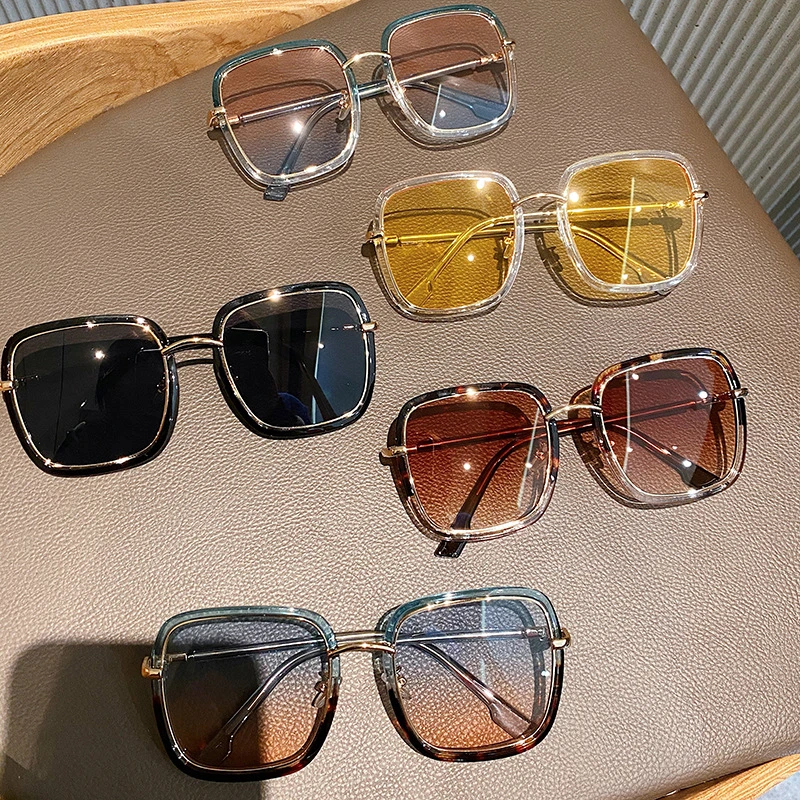 

Vintage Gradient Color Frame Green Clear Sunglasses For Women 2021 New Fashion Oversized Alloy Elegant Sun Glasses Female Shades