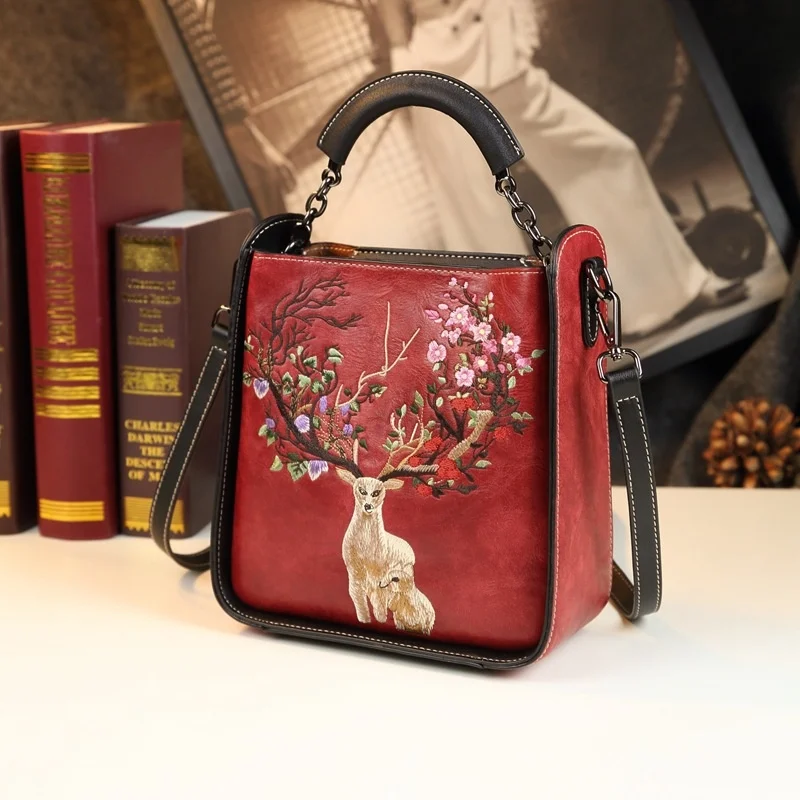 

Кожаная сумка в китайском стиле, новая стильная атмосферная Женская Ручная сумка-мессенджер на одно плечо для матери, Чонсам с ручной вышив...