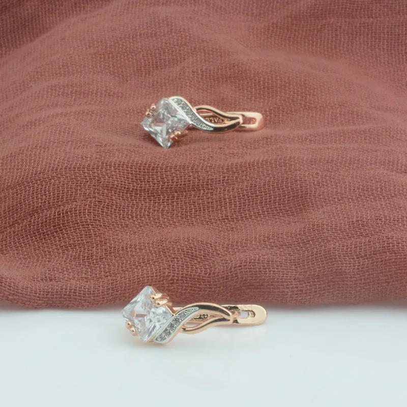 Женские серьги подвески с ромбовидным камнем из Кубического циркония 585 пробы