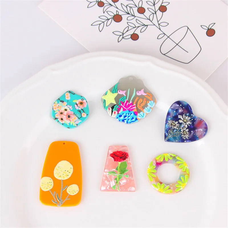 

Spring style 30pcs/lot Relief flowers pattern print geoemtry heart Trapezoid irregular shape acrylic beads diy jewelry accessory