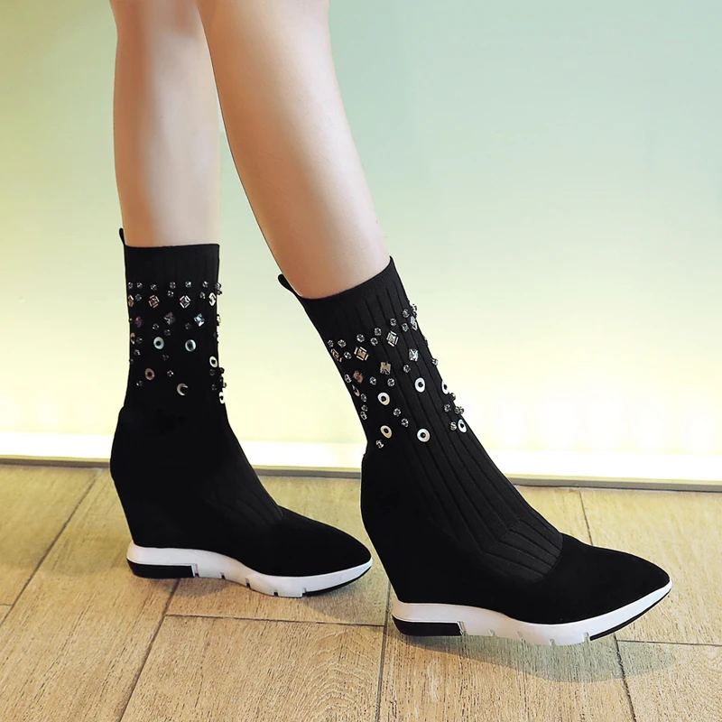 Женские ботильоны на платформе черные замшевые ботинки резиновой подошве с