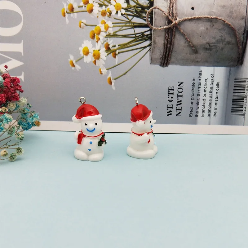 

5pcs New Cute Christmas Snowman Resin Charm Pendant for DIY Decoration Craft Neckalce Earring key chain Jewelry Making