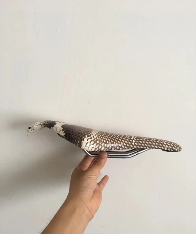 

Handmade Cobra Saddle MTB Saddle Artistic Saddle True Snake head and Leather MTB Parts Road bike Saddle