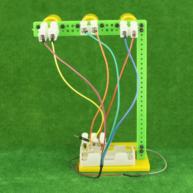 Fun traffic lights 2017 technology small production children's educational toys DIY creative science experiment teaching aids | Игрушки и