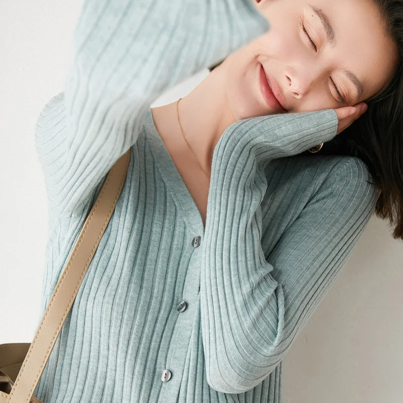 

2021 Autumn and Winter New Women's Thread Knitted Loose Viscose V-neck Single-wear Cardigan Sweater Women