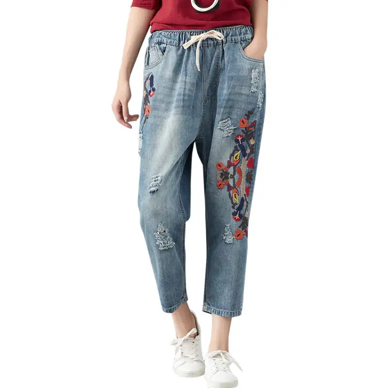 

Plus Size Jeans Female Loose Embroidery Denim Harem Pants Elastic High Waist Jeans Women Streetwear Vintage Mom Jeans 3XL Q2592