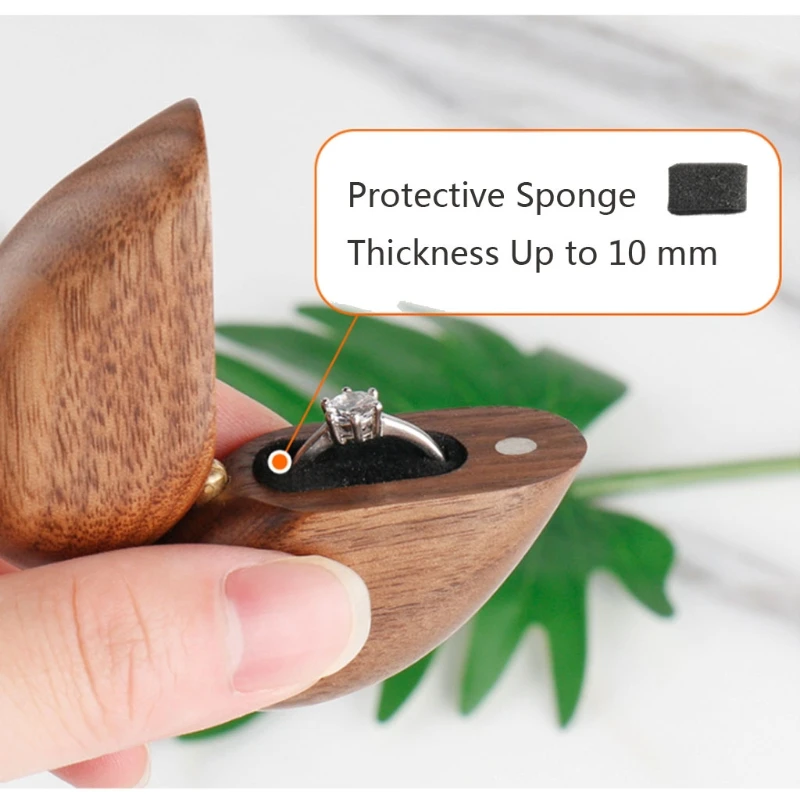 В форме сердца из орехового дерева деревянная коробочка для колец предложение