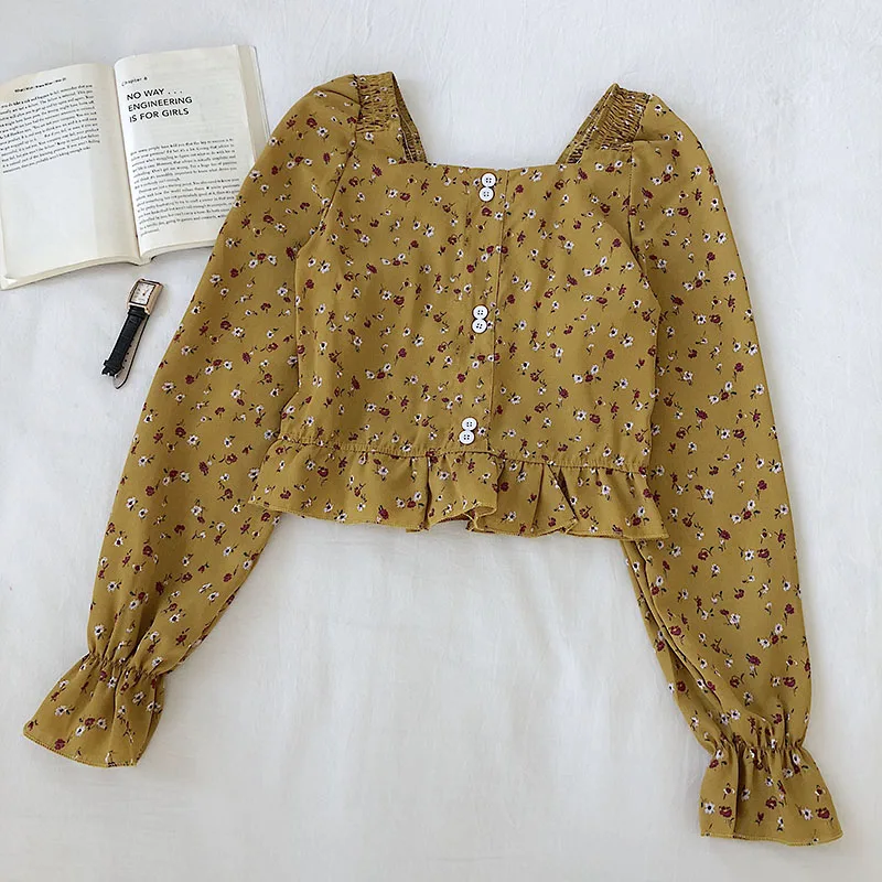 Женская блузка с цветочным принтом Only PLus длинным рукавом и v-образным вырезом на