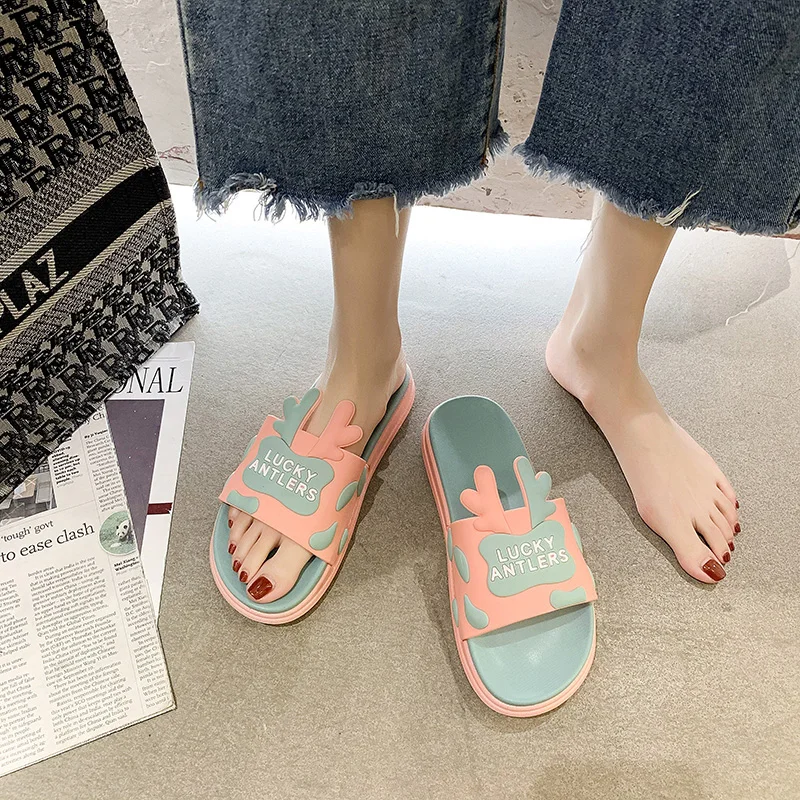 

LLOGAI Spring 2021 New Fashion and Popular Cartoon Flat-heel Soft and Comfortable Ladies Sandals Flip Flops Pantoufle Femme