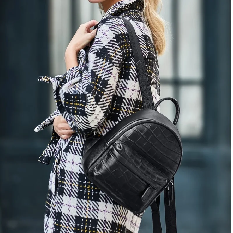 Женский рюкзак из натуральной кожи черный школьный коровьей в стиле ретро