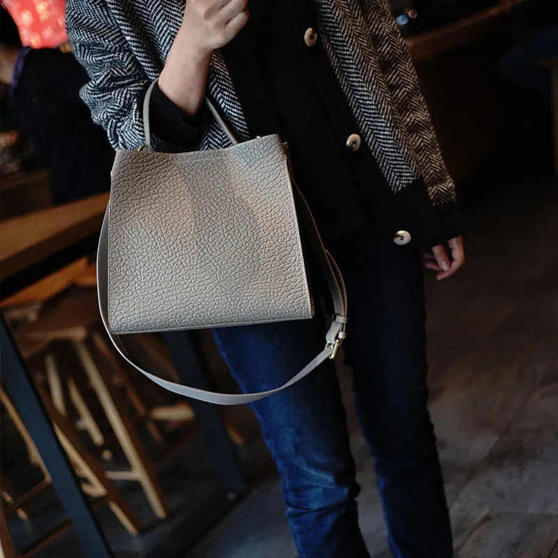 AETOO простая модная женская сумка кожаная на голову дорожный портфель одно плечо