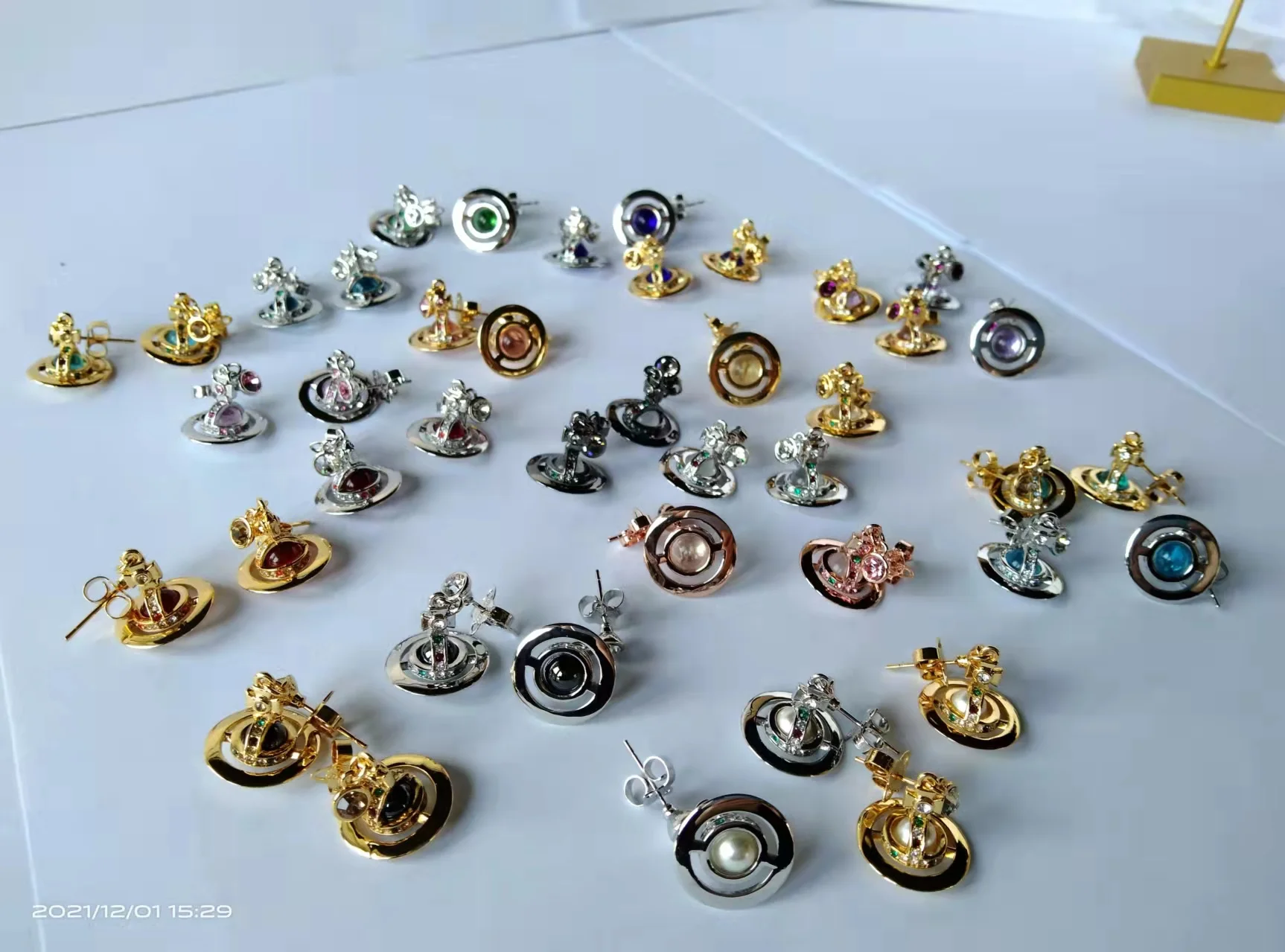 

cерьги 2021 Тренд Little Saturn Stereo 6mm Micro Glass Bead Collection, Punk Girl Current Price Luxury Jewelry Designers