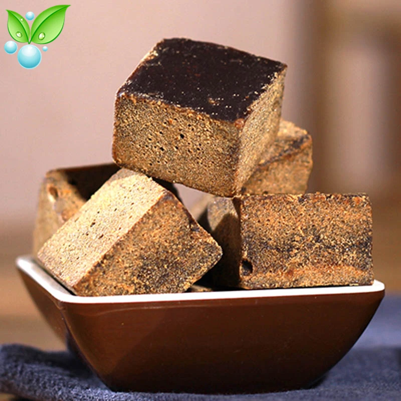 Темно-коричневый сахар коричневый кубики коричневого сахара чистый из тростника