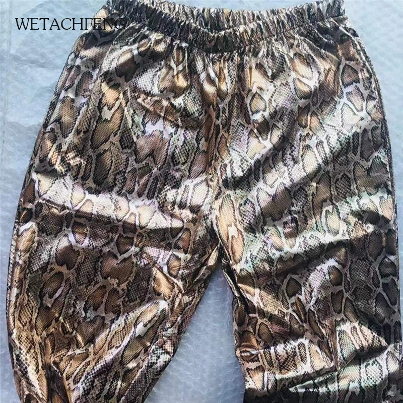 Женский комплект из двух предметов блузка со змеиным принтом и длинные брюки с