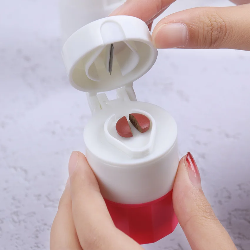 1PC 4 In 1 Portable Layer Powder Tablet Grinder Pill Cutter Medicine Splitter Box Storage Crusher |