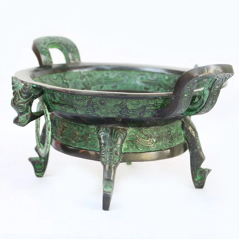 Рисунок 2 - Античная коллекция старых блюд