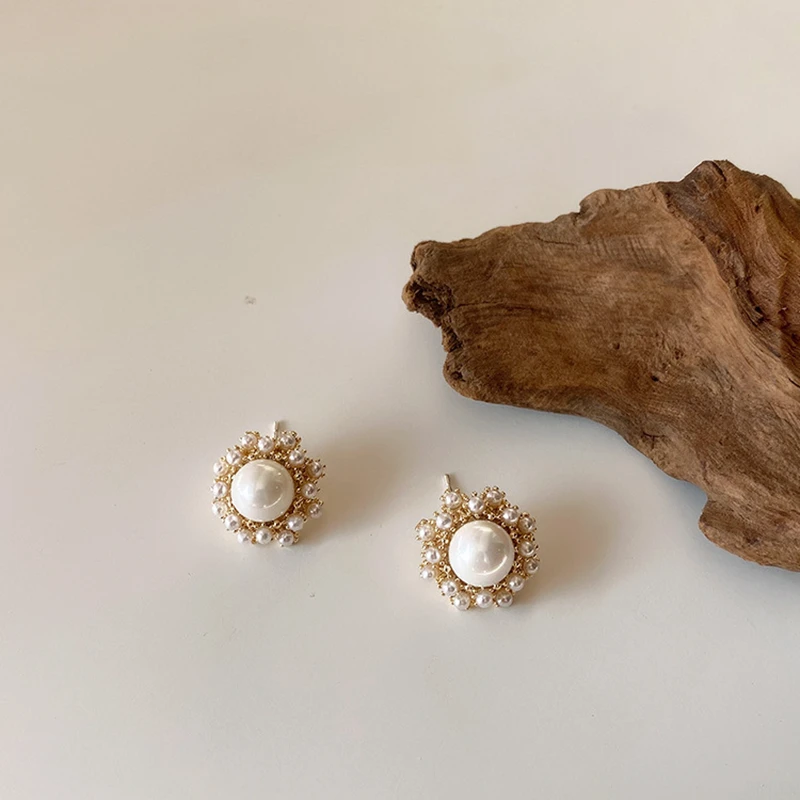 

Vintage Korean Geometric Round Stud Earrings Elegant Simulated Pearl Beads Pendientes mujer brincos Jewelry Girl Gifts