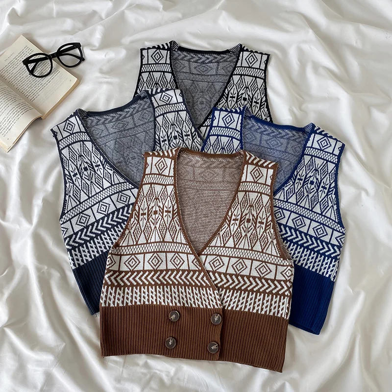 

Жилет женский трикотажный с бриллиантами, на весну и осень