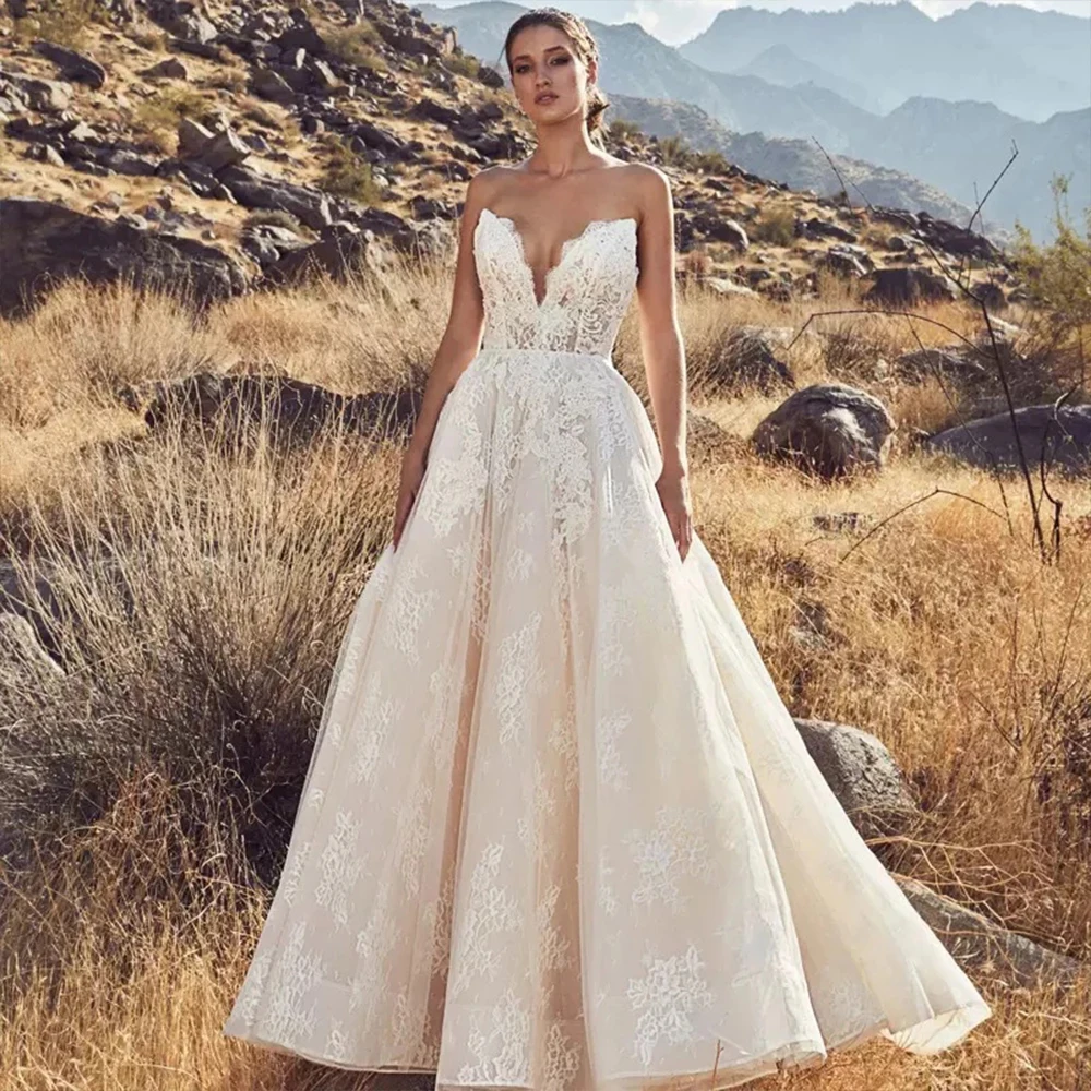 

Strapless Wedding Dresses Luxury Lace Wediing Gown Witn Train Backless Ball Gown Vestido De Noiva Robe De Mariee