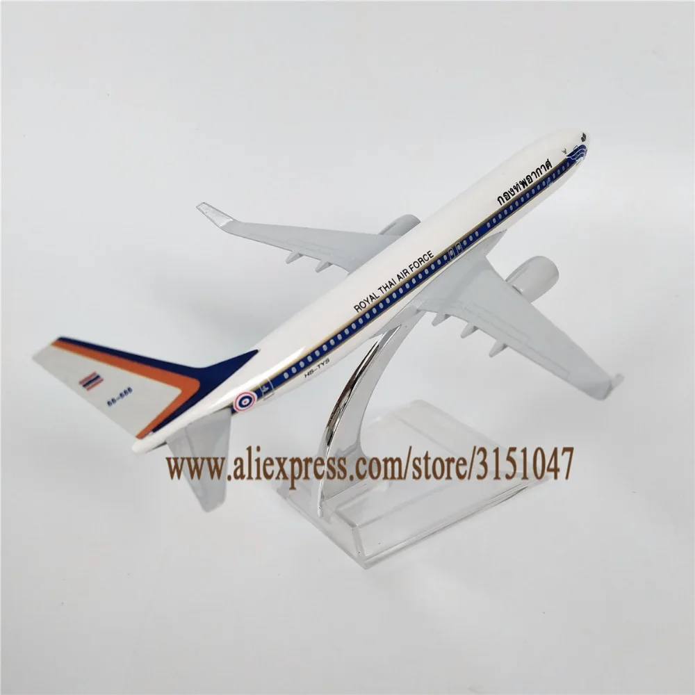 Модель самолета B737 авиакомпании Royal Thai Air FORCE из металлического сплава модель Boeing