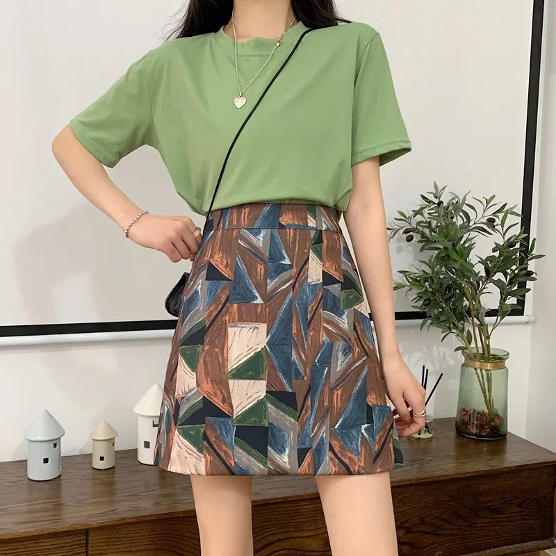 Новинка весна-лето 2020 юбка с принтом в стиле ретро короткая на бедрах большого