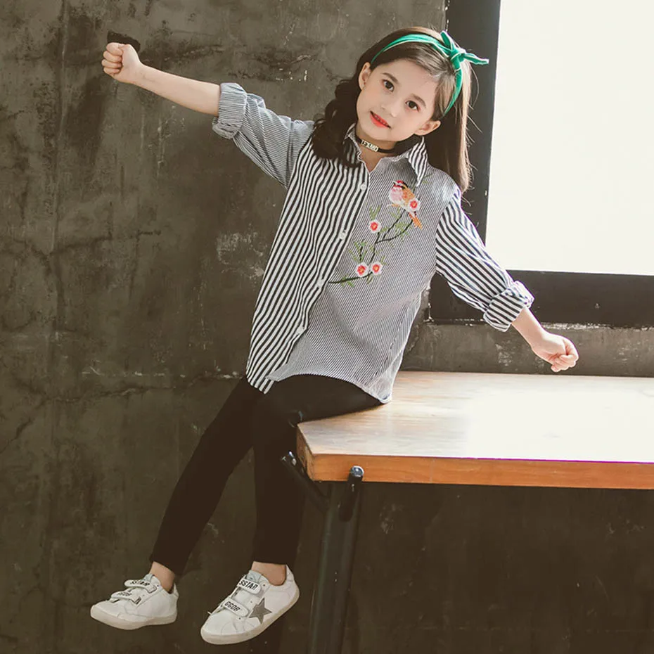 Блузка для девочек с цветочной вышивкой Лоскутная полосатая блузка осенняя