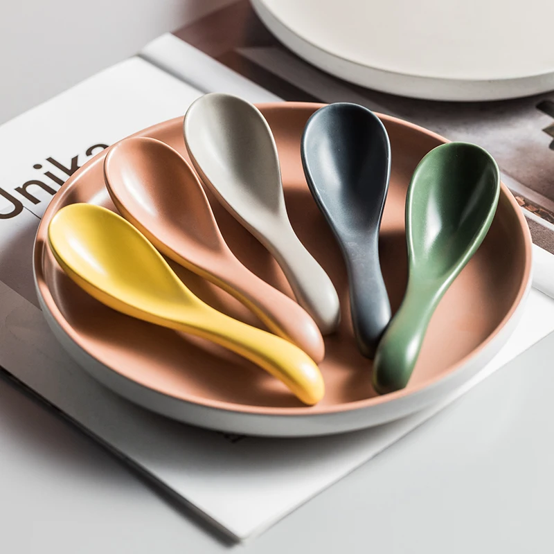 Домашняя однотонная простая керамическая изогнутая чайная ложка CHANSHOVA для