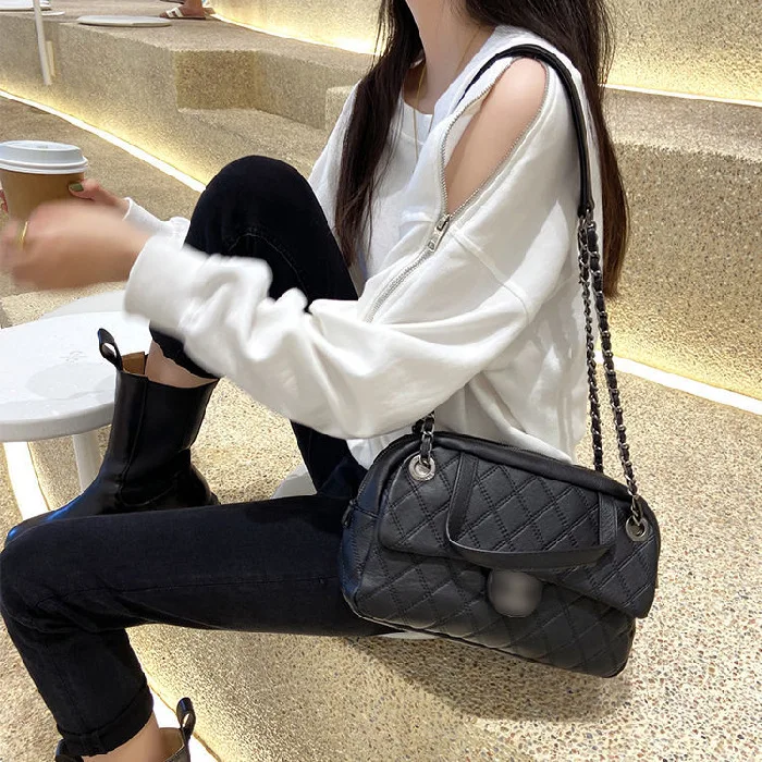 

Spring and autumn design long sleeve off shoulder sweater women's fashion 2021 new Pullover