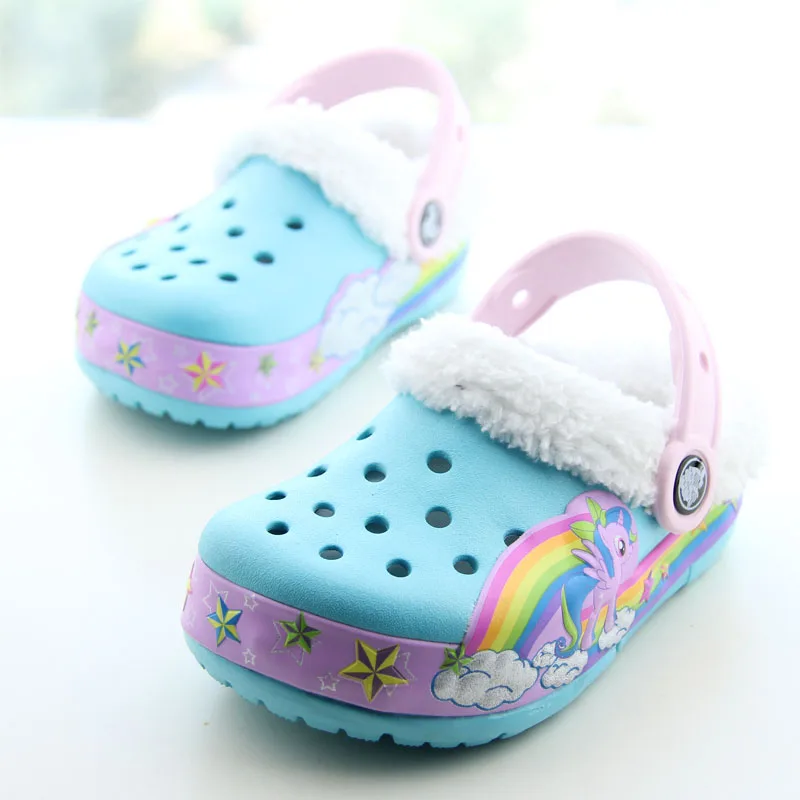 Детские сабо с мультяшным рисунком теплые меховые домашние туфли мюли дырками