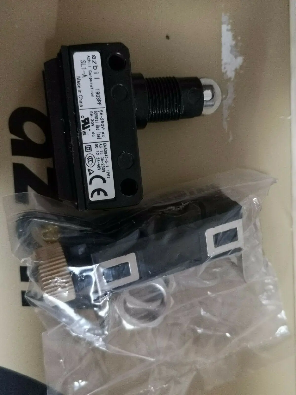 

Концевой переключатель Azbil SL1-A SL1A, 1 шт., новый