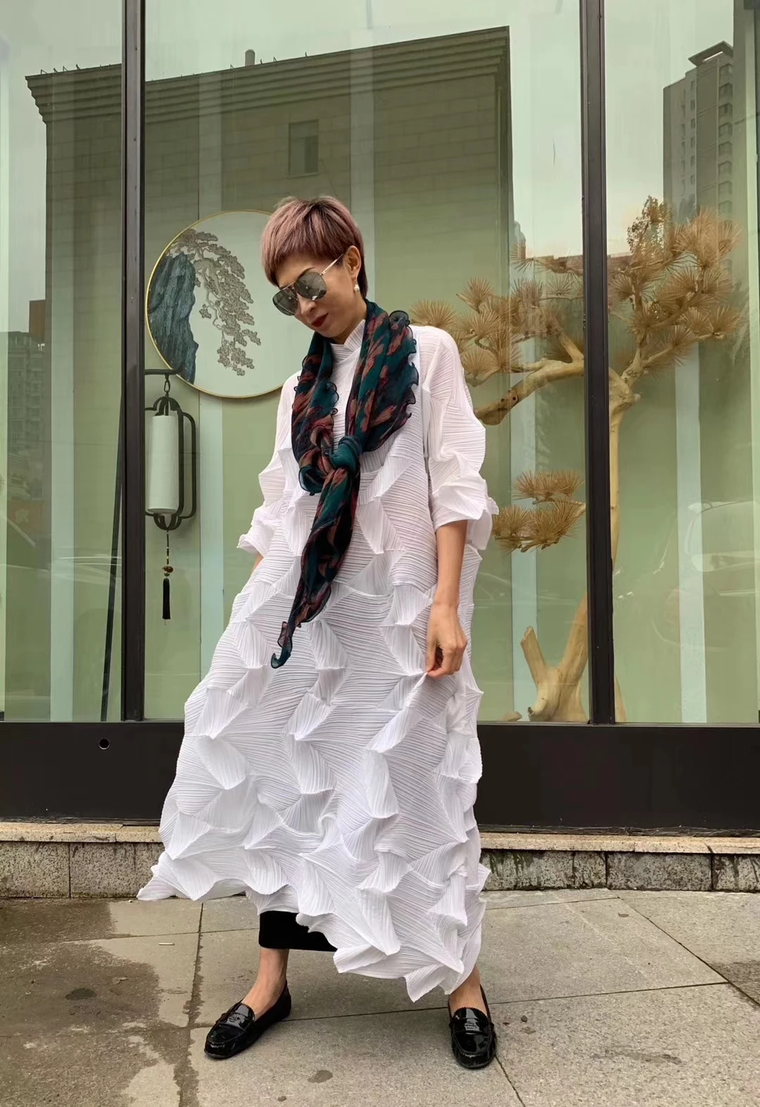 Горячая Miyake модное плиссированное платье со складками и бриллиантами, одноцветное Свободное длинное платье со стоячим воротником