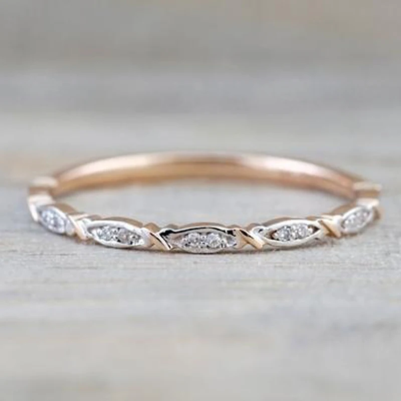 Женское кольцо из розового золота с кристаллами | Украшения и аксессуары