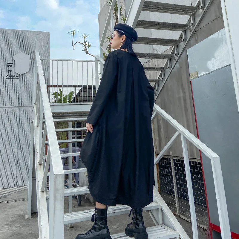 Женское платье с оборками Johnature однотонное асимметричное круглым вырезом и