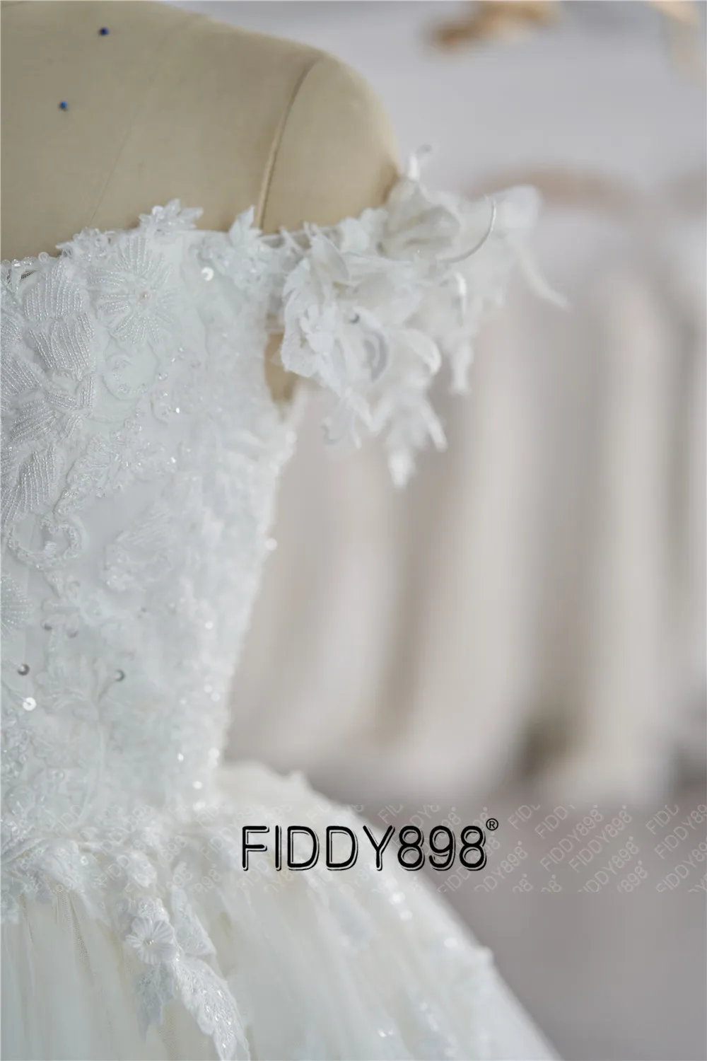 Luxury Ball Gown Wedding Dresses 2021 Off-Shoulder Beaded 3D Flowers Wedding Gown for Women Elegant vestido de noiva