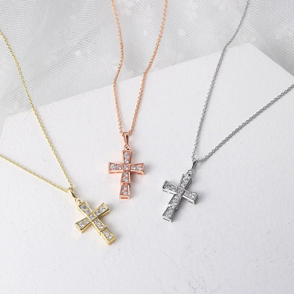 

Fashion Female Cross Pendants Necklace 3 Metal Color Jesus Cross Chokers Necklaces For Women For Women Jewelry 2021