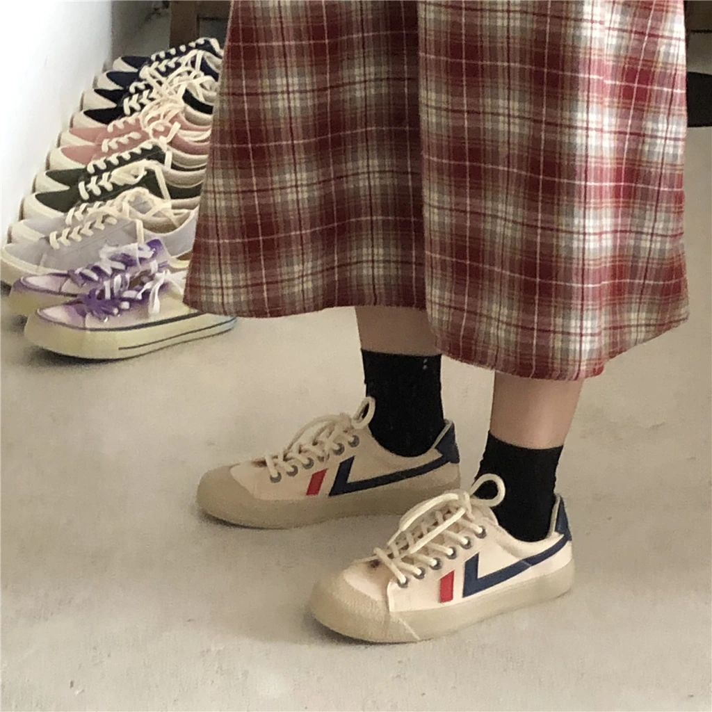 

Student retro small white shoes spring and summer new wild couple canvas shoes fashion low-cut lace ladies casual shoes