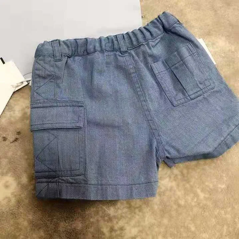 

Woman's fashionable blue shorts
