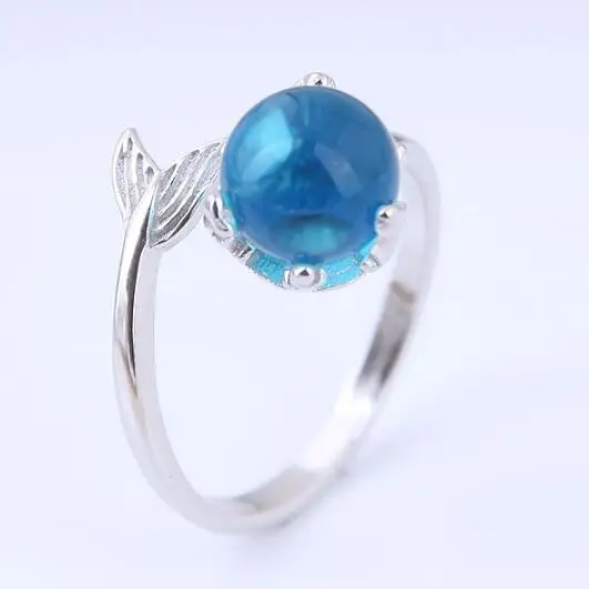 Женское серебряное кольцо с натуральным камнем круглые бусины в форме рыбы