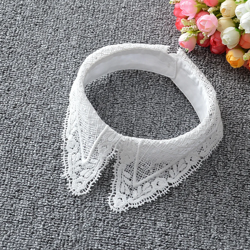 

Floral Hollow Fake Collar Detachable Collar Ladies White Lapel Necklace Choker for Sweater Dress Women False Collars Faux Col