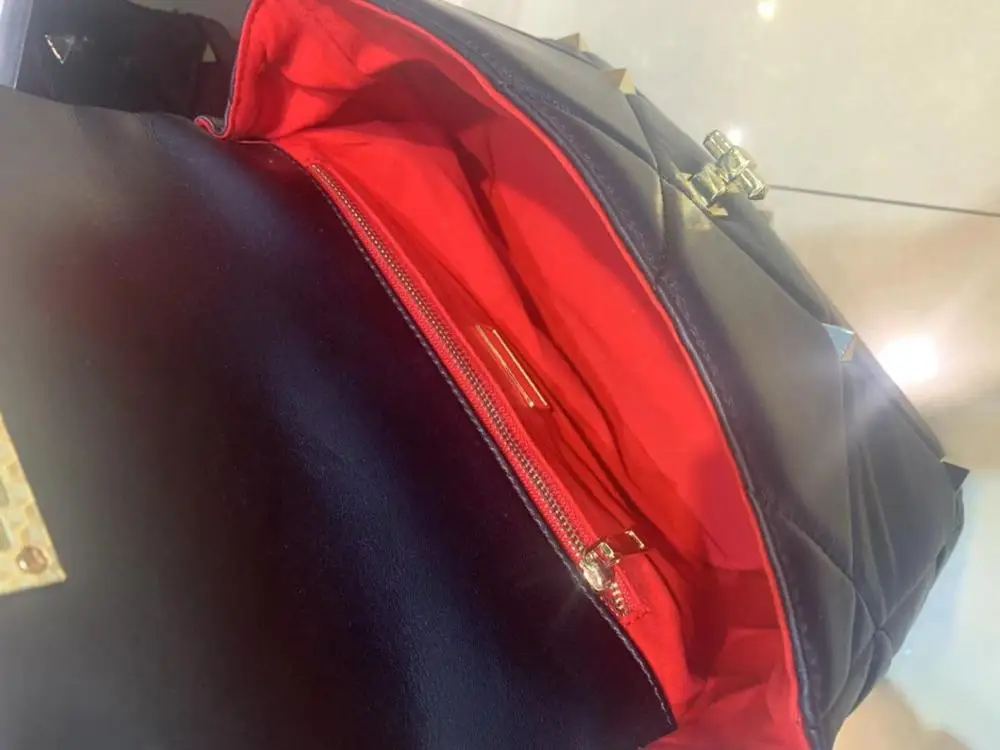 

High Quality Soft Sheepskin Leather Shoulder Bag with Chain Gold Roman Studs Tote Genuine Leather Designer Luxury Women Bags