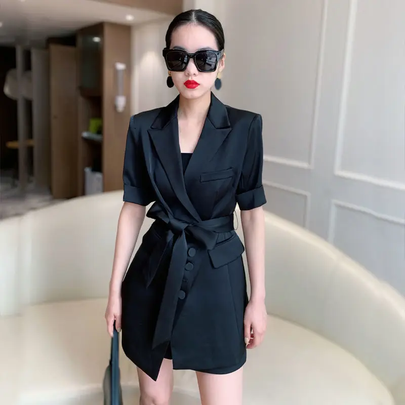

Leisure Women's summer high-end temperament acetate Satin suit loose shorts goddess model two-piece professional suit
